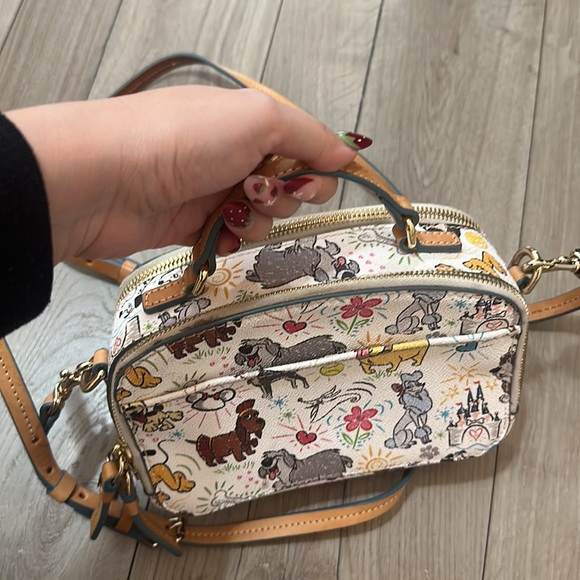Dooney & Bourke Disney Dogs Crossbody Bag 🐶 - Picture 6 of 8